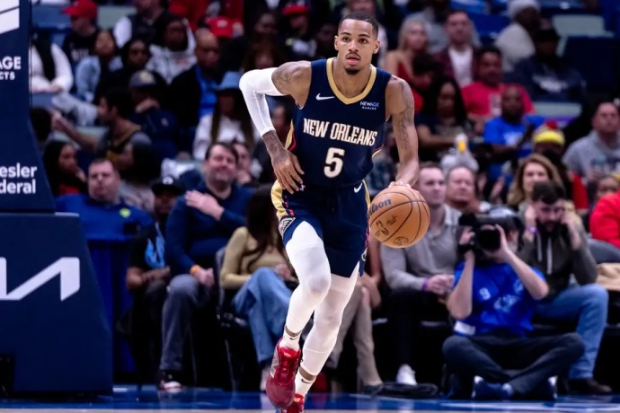 穆雷直言在鹈鹕未获任何支持,球队内部矛盾浮出水面 穆雷直言在鹈鹕未获任何支持,球队内部矛盾浮出水面